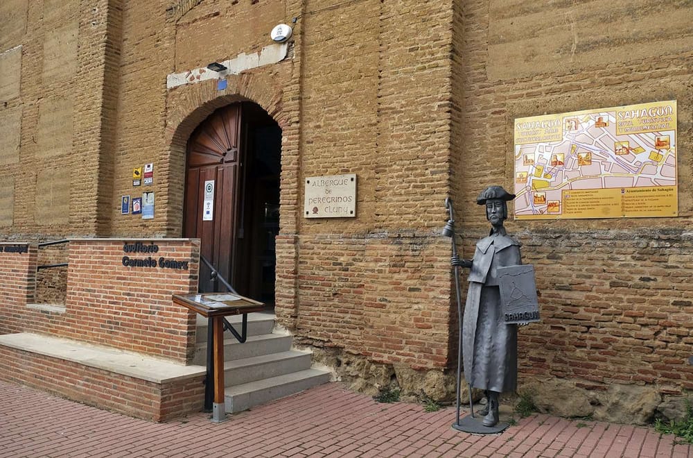 UPL Sahagún exige una solución inmediata a las goteras del Albergue de Peregrinos